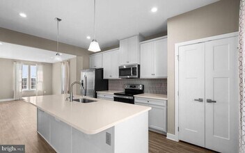 100 Bethlehem Pl in Brooklyn Park, MD - Building Photo - Building Photo