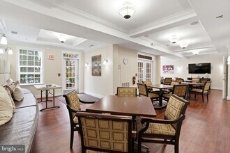 7871 Rolling Woods Ct in West Springfield, VA - Building Photo - Building Photo