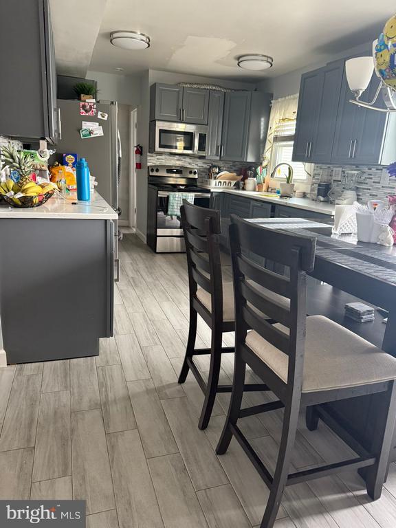 property at 27 Middleton Ln