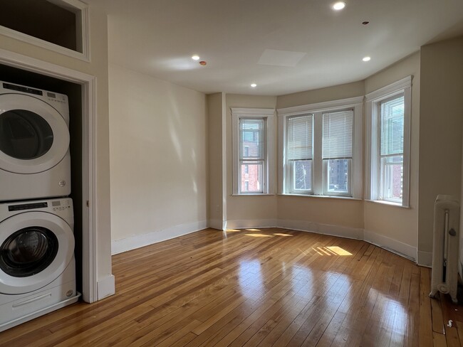 215 Harvard Ave, Unit 5