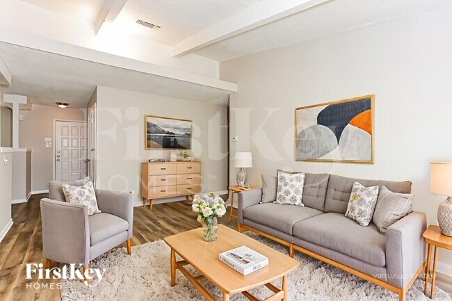 1602 Geraldine Ln in Arlington, TX - Foto de edificio - Building Photo