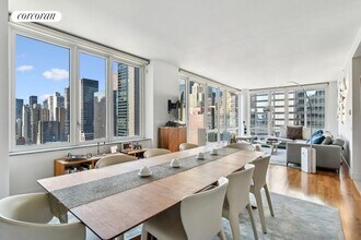 250 E 53rd St in New York, NY - Building Photo - Building Photo
