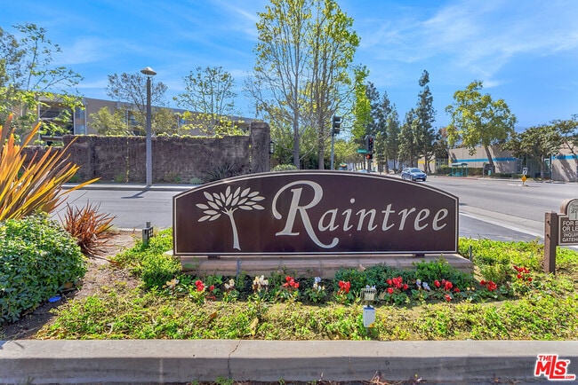 property at 3113 Raintree Cir