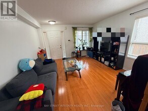 39 Moresby St in Richmond Hill, ON - Building Photo - Building Photo
