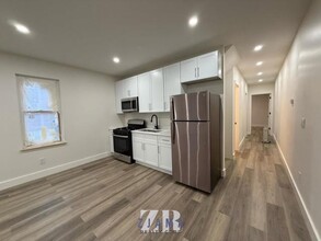 35 E 52nd St in Brooklyn, NY - Building Photo - Building Photo