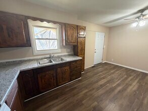 1505 Valleyview Ave in Danville, IL - Building Photo - Building Photo