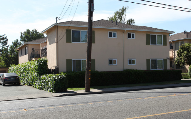 1051 Santa Cruz Ave in Menlo Park, CA - Building Photo - Building Photo