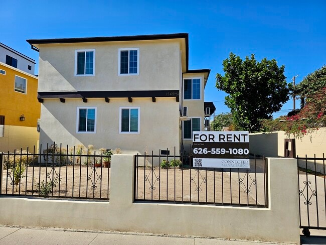 1349 W 35th St, Unit #4