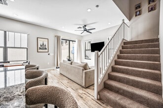 4827 E Village Dr in Scottsdale, AZ - Building Photo - Building Photo