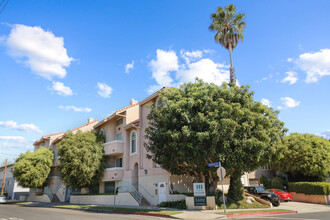 Wellesley Steps by Wiseman in Los Angeles, CA - Foto de edificio - Building Photo