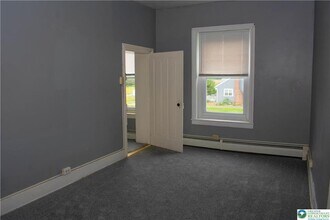 3914 Mauch Chunk Rd in Coplay, PA - Foto de edificio - Building Photo