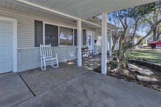 2848 Azalea Ave in Groves, TX - Building Photo - Building Photo