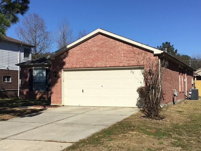 21910 Holly Branch Dr