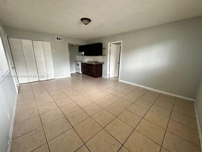 2014 NW 43rd Ter in Lauderhill, FL - Building Photo - Building Photo