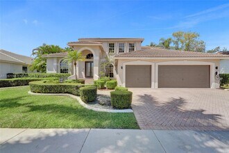 2523 Eagle Run Dr in Weston, FL - Building Photo - Building Photo
