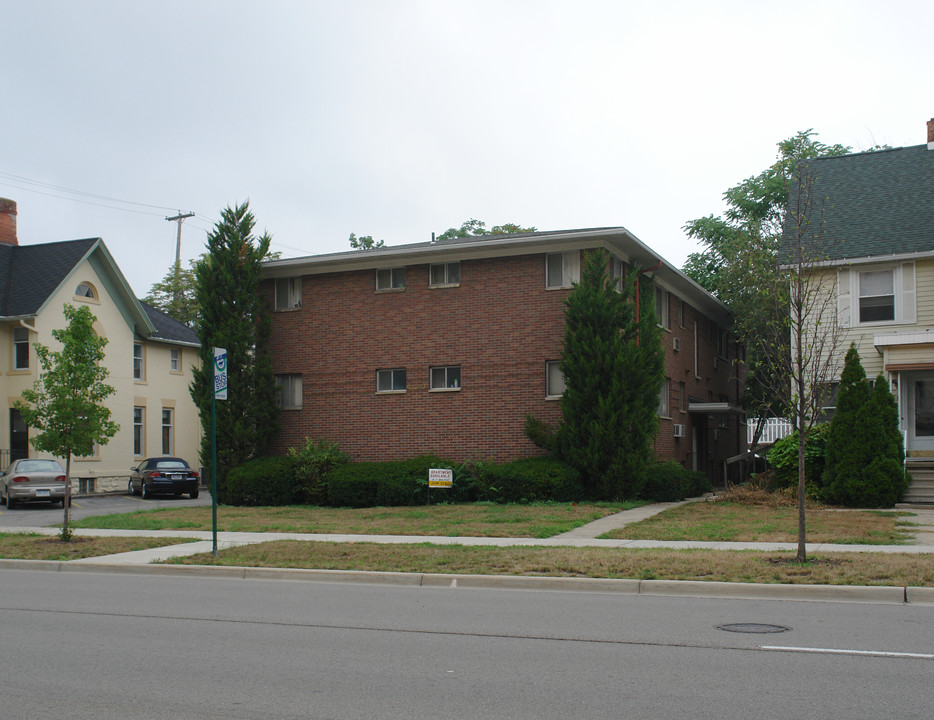 420 W Ottawa St in Lansing, MI - Building Photo