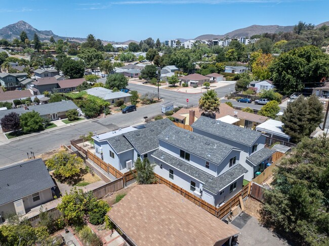 342 Graves Ave in San Luis Obispo, CA - Foto de edificio - Building Photo