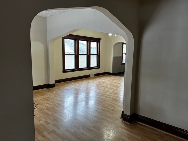 23 Indian Orchard Pl, Unit Lower in Buffalo, NY - Building Photo - Building Photo