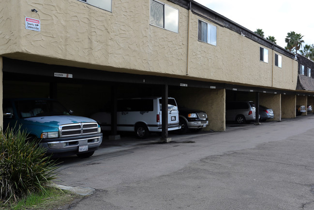 East Winds Apartments in El Cajon, CA - Building Photo - Building Photo