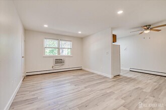 289 Main St in Spotswood, NJ - Foto de edificio - Building Photo