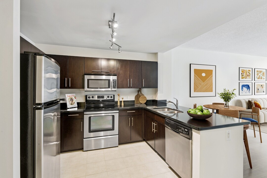 Jasper Columbia Pike in Arlington, VA - Building Photo