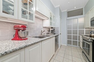 2400 N Braeswood Blvd in Houston, TX - Building Photo - Building Photo