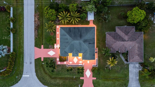 2853 SE Melaleuca Blvd