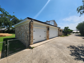 4215 Summer Breeze Ln in San Antonio, TX - Building Photo - Building Photo