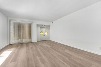 2927 Arizona Ave in Santa Monica, CA - Building Photo - Building Photo