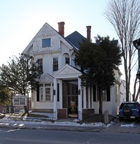 Parkside Apartments West 21 in Methuen, MA - Building Photo