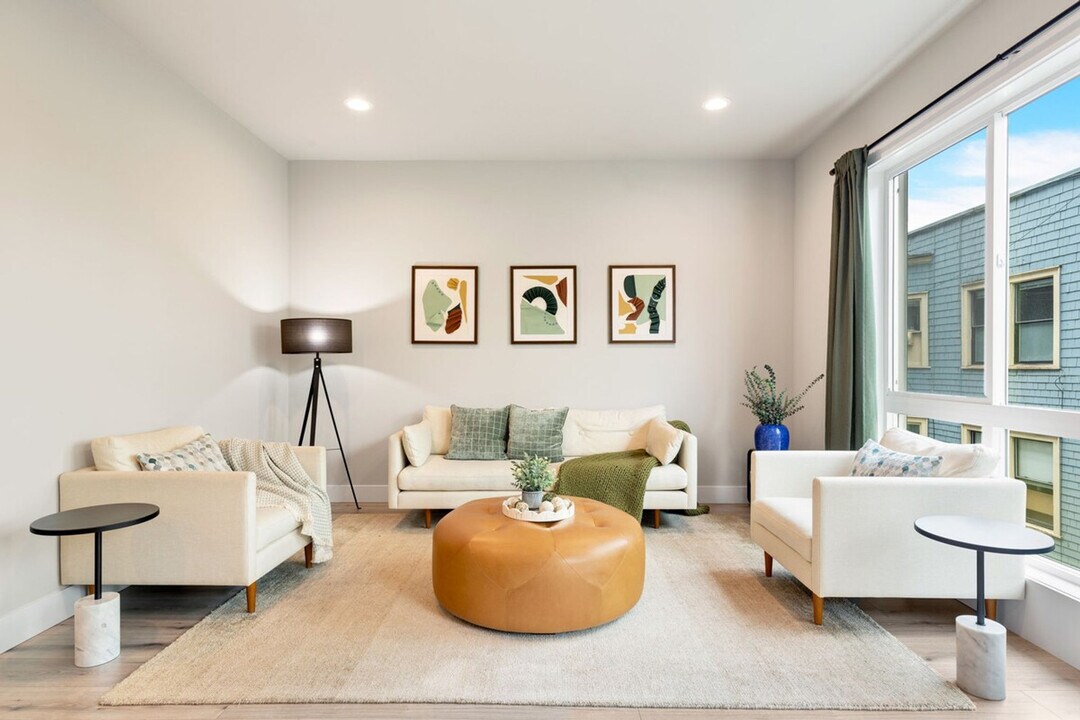 165 Valley St in Seattle, WA - Building Photo