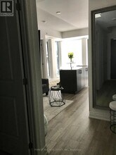 9618 Yonge St in Richmond Hill, ON - Building Photo - Building Photo