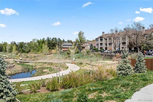 9222 E Arbor Cir, Unit #L in Englewood, CO - Foto de edificio - Building Photo