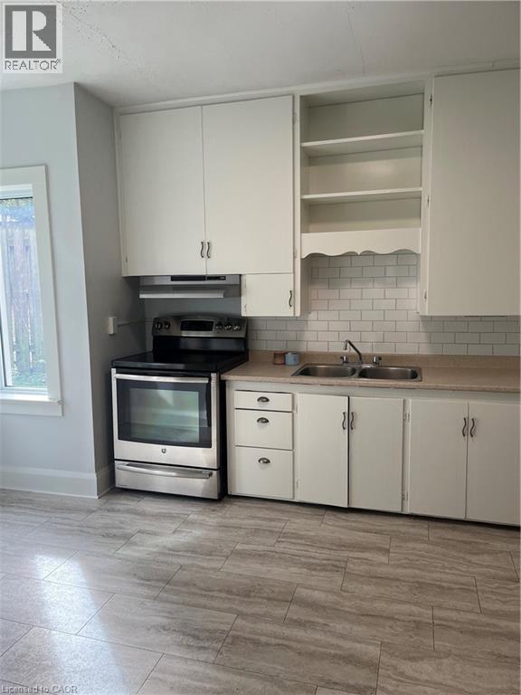19 Shanley St in Kitchener, ON - Building Photo - Building Photo