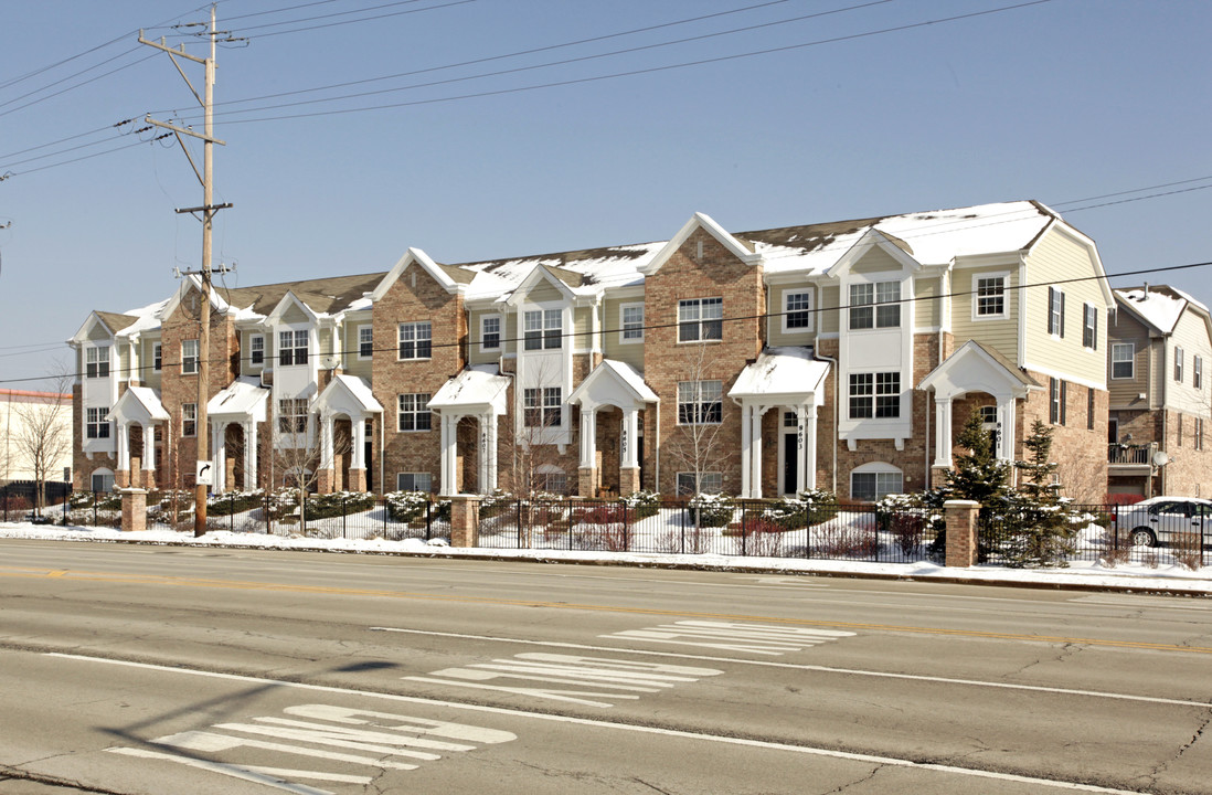 Trafalgar Woods in Morton Grove, IL - Building Photo