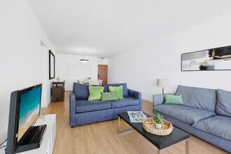 3801 S Ocean Dr in Hollywood, FL - Building Photo - Building Photo