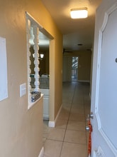 8071 Country Rd in Ft. Myers, FL - Foto de edificio - Building Photo