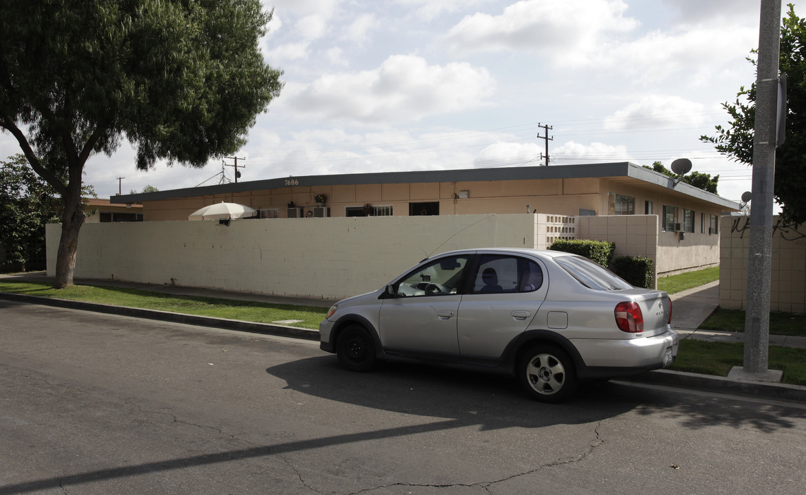 7686 Jackson Way in Buena Park, CA - Building Photo