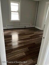 604 Depot St, Unit 1 in Scranton, PA - Foto de edificio - Building Photo