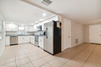 4818 Dogwood St in New Port Richey, FL - Building Photo - Building Photo