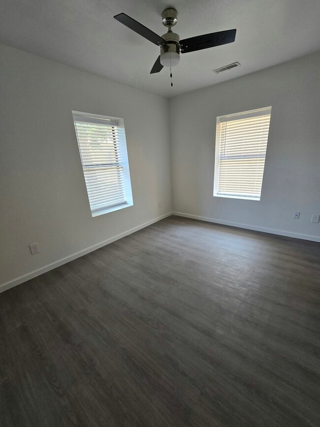 300 S 5th St in Santa Rosa, NM - Building Photo - Building Photo