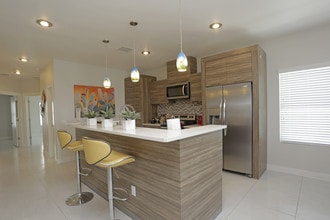 Luxx Verge Villas in El Paso, TX - Building Photo - Interior Photo