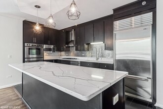 33 W Ontario St, Unit 14B in Chicago, IL - Building Photo - Building Photo