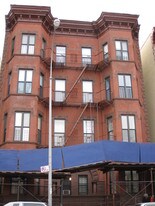 30 McDonough St Apartments