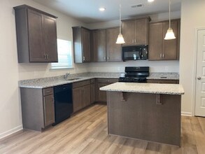 11 Sonoma Dr in Adairsville, GA - Foto de edificio - Building Photo