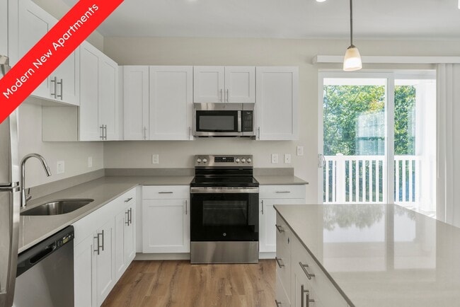 Woodview at Randolph in Randolph, MA - Foto de edificio - Building Photo