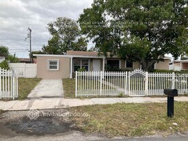 3051 NW 186th Terrace in Miami Gardens, FL - Building Photo