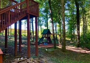 4916 Gold Crest Dr in Oak Ridge, NC - Building Photo - Building Photo