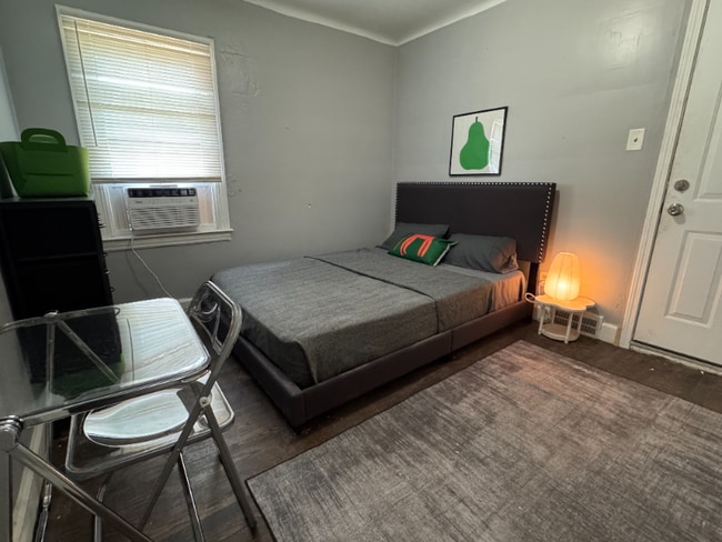 property at 5284 Devonshire Rd