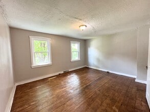 1013 Willow Street Pike in Lancaster, PA - Building Photo - Building Photo